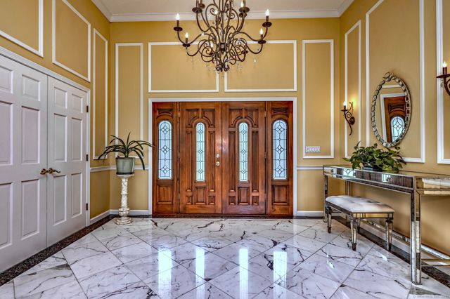 17 Bunker Hill Road, Woodbridge, CT 06525