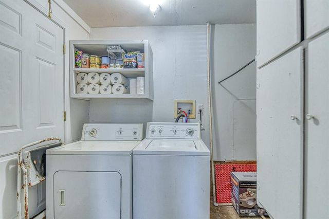 1405 NW Sheffield Road, The Village, OK 73120