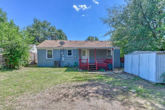 1405 NW Sheffield Road, The Village, OK 73120