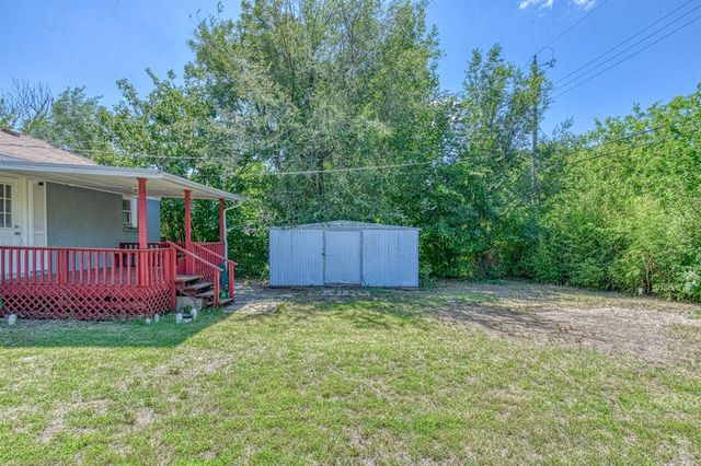 1405 NW Sheffield Road, The Village, OK 73120