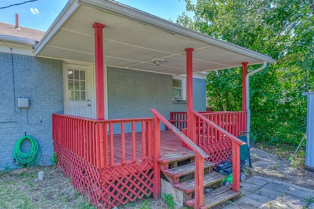 1405 NW Sheffield Road, The Village, OK 73120