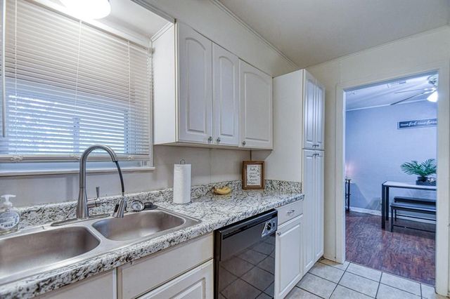 1405 NW Sheffield Road, The Village, OK 73120