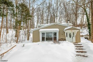 50 E Shore Dr, Vernon Twp., NJ 07462