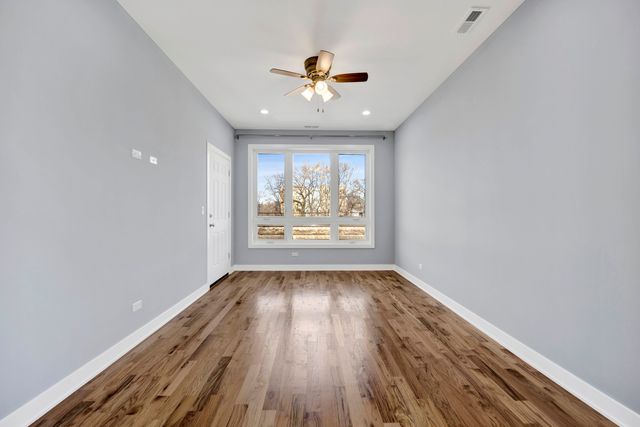 5843 W Corcoran Place 2, Chicago, IL 60644