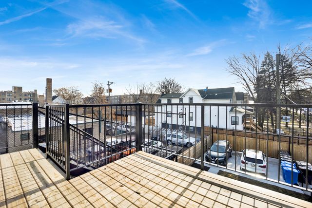 5843 W Corcoran Place 2, Chicago, IL 60644