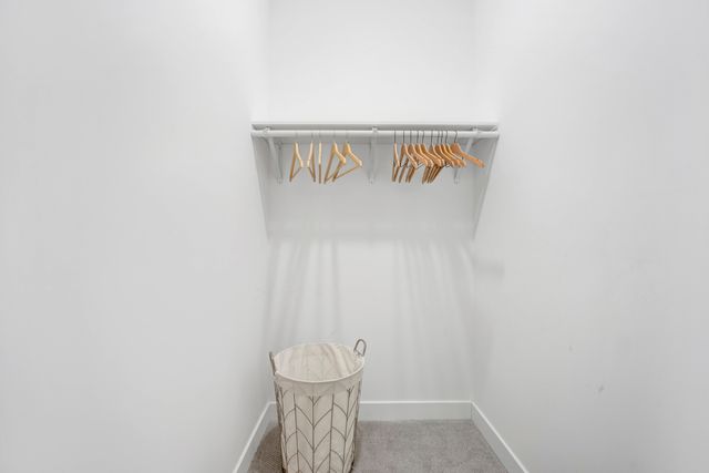 5843 W Corcoran Place 2, Chicago, IL 60644