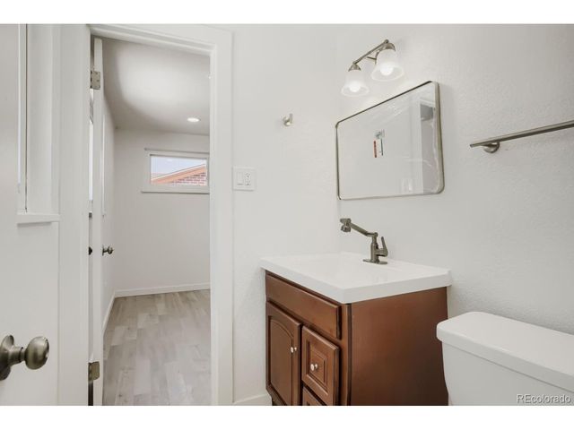 961 E 83rd Pl, Denver, CO 80229