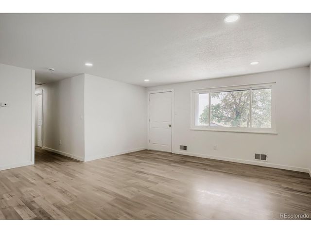 961 E 83rd Pl, Denver, CO 80229
