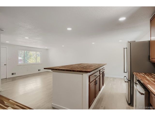 961 E 83rd Pl, Denver, CO 80229