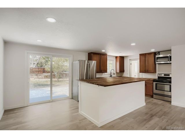 961 E 83rd Pl, Denver, CO 80229