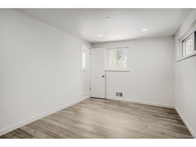961 E 83rd Pl, Denver, CO 80229