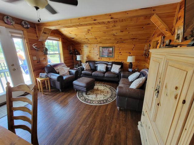 220 Old Eagle Tunnel Road, Glencoe, KY 41046