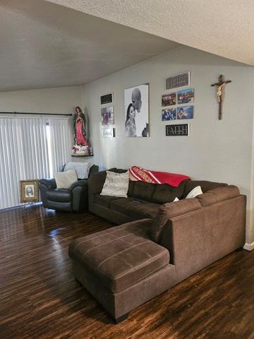 1677 Vallarta Cir, Sacramento, CA 95834