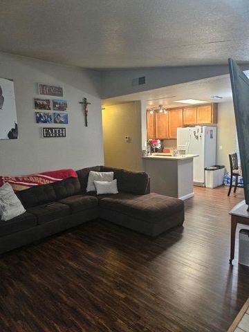 1677 Vallarta Cir, Sacramento, CA 95834