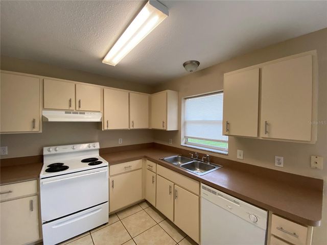 82 DOGWOOD DRIVE CIRCLE, Ocala, FL 34472