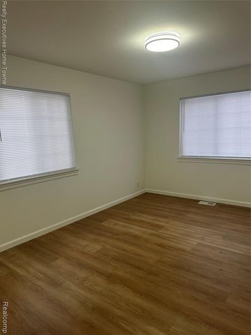 39477 Van Dyke Avenue, Sterling Heights, MI 48313