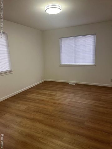 39477 Van Dyke Avenue, Sterling Heights, MI 48313