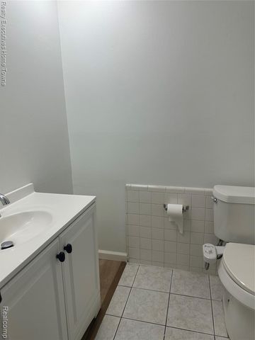 39477 Van Dyke Avenue, Sterling Heights, MI 48313