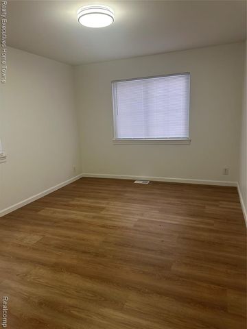 39477 Van Dyke Avenue, Sterling Heights, MI 48313