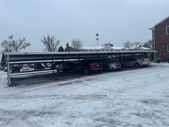 39477 Van Dyke Avenue, Sterling Heights, MI 48313