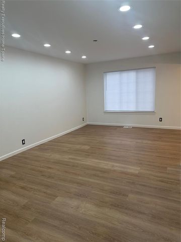 39477 Van Dyke Avenue, Sterling Heights, MI 48313