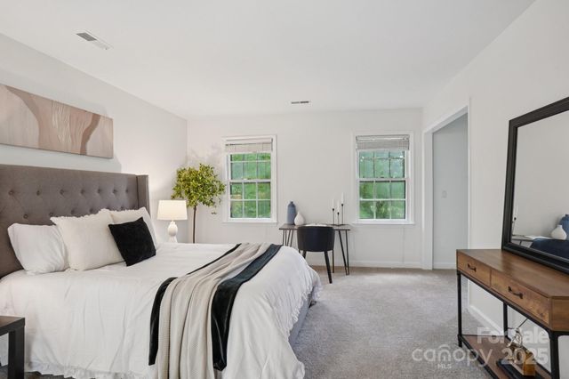 10016 Whitethorn Drive, Charlotte, NC 28277