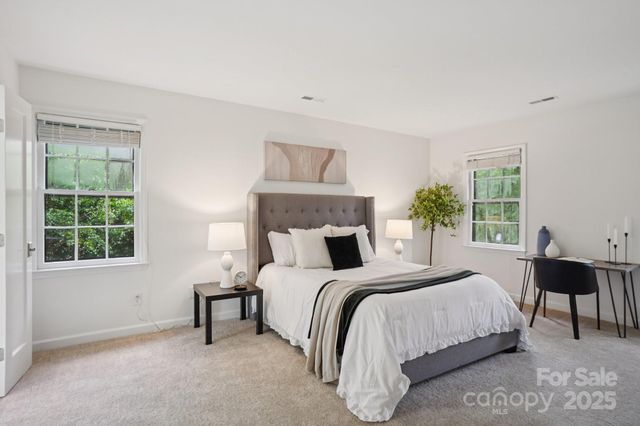 10016 Whitethorn Drive, Charlotte, NC 28277