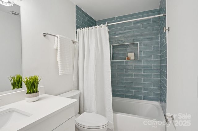 10016 Whitethorn Drive, Charlotte, NC 28277