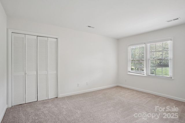 10016 Whitethorn Drive, Charlotte, NC 28277
