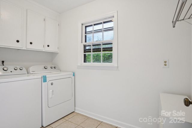 10016 Whitethorn Drive, Charlotte, NC 28277