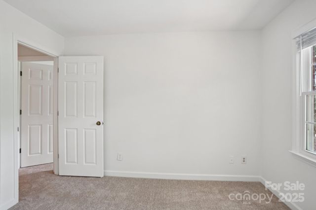10016 Whitethorn Drive, Charlotte, NC 28277