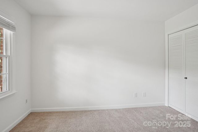 10016 Whitethorn Drive, Charlotte, NC 28277
