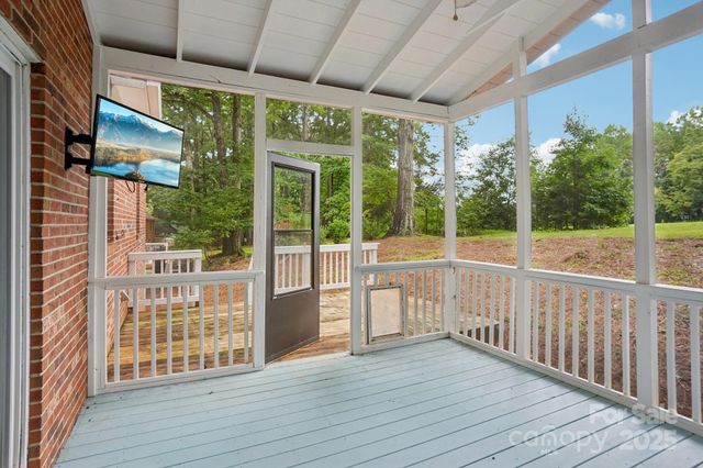 10016 Whitethorn Drive, Charlotte, NC 28277
