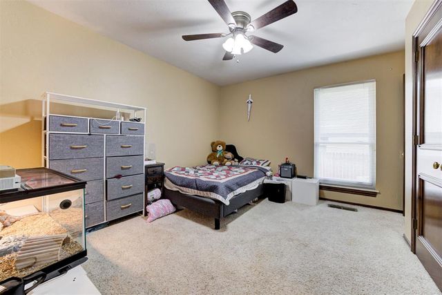 1300 Eagle Drive, Edmond, OK 73034