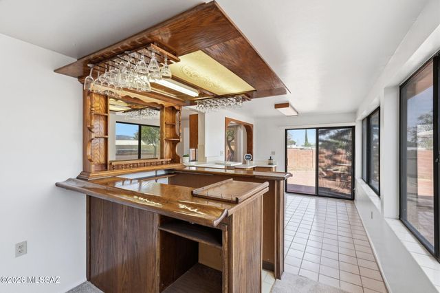 174 E Camino De Diana, Green Valley, AZ 85614