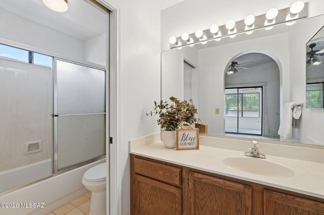 174 E Camino De Diana, Green Valley, AZ 85614