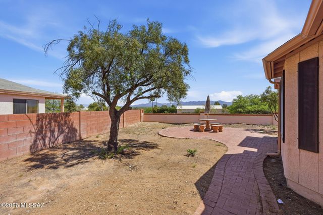 174 E Camino De Diana, Green Valley, AZ 85614