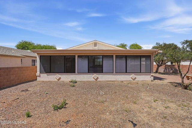 174 E Camino De Diana, Green Valley, AZ 85614