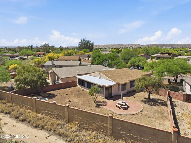174 E Camino De Diana, Green Valley, AZ 85614