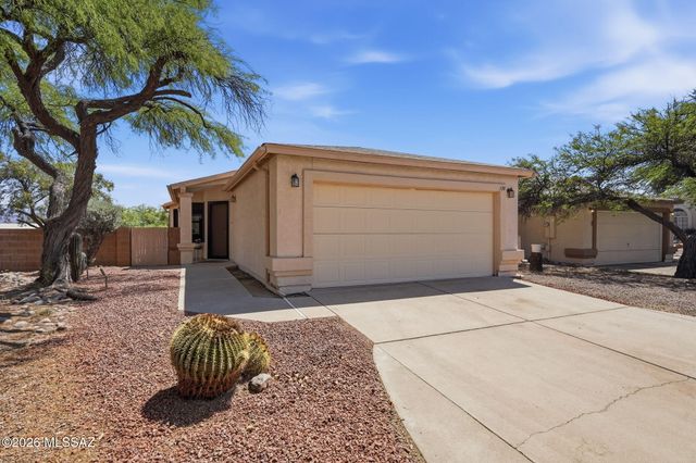 174 E Camino De Diana, Green Valley, AZ 85614