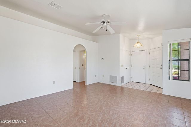 174 E Camino De Diana, Green Valley, AZ 85614