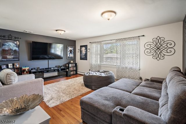 46 Mary Ave, Woodland Park, NJ 07424