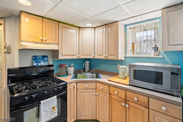 46 Mary Ave, Woodland Park, NJ 07424
