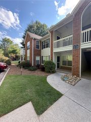 123 Streamside Drive, Roswell, GA 30076