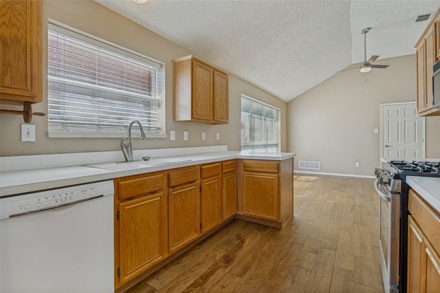 221 Layman Drive, Cedar Hill, TX 75104