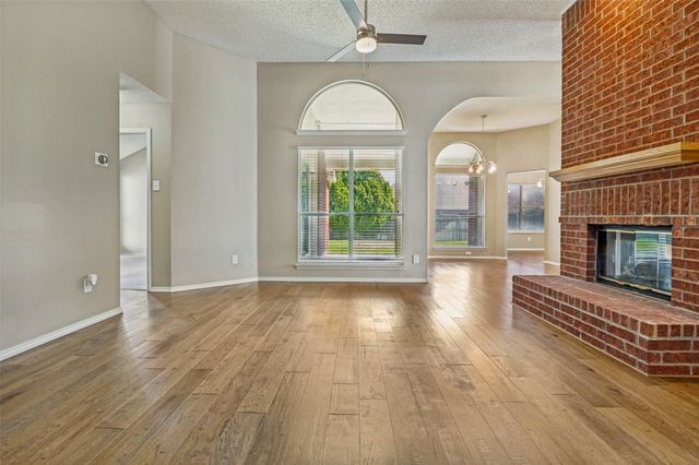 221 Layman Drive, Cedar Hill, TX 75104