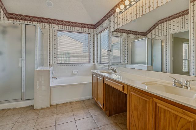 221 Layman Drive, Cedar Hill, TX 75104