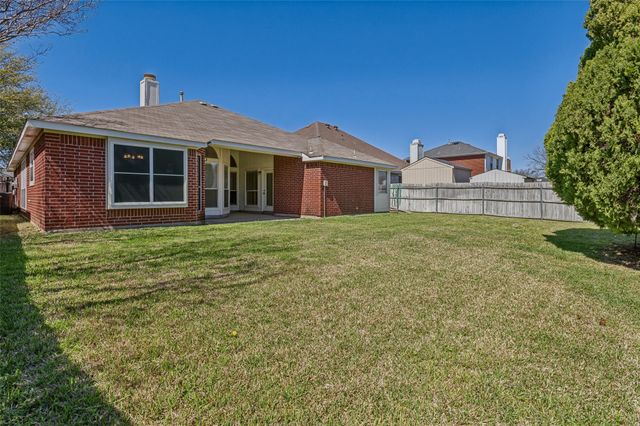 221 Layman Drive, Cedar Hill, TX 75104