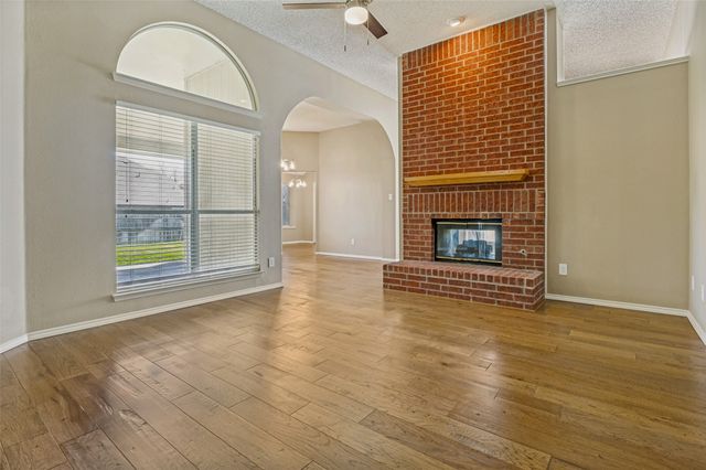 221 Layman Drive, Cedar Hill, TX 75104