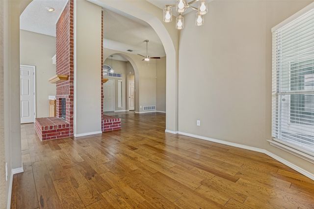 221 Layman Drive, Cedar Hill, TX 75104